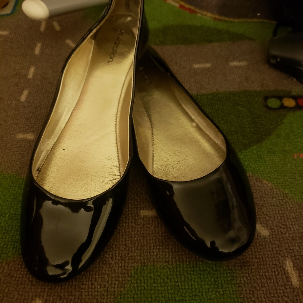 Xhilaration black flats